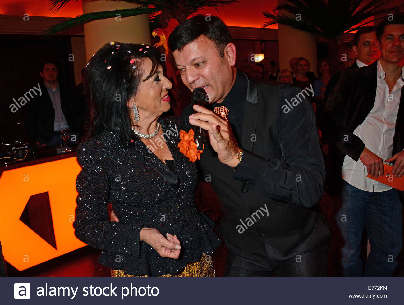 Goya berlin single party