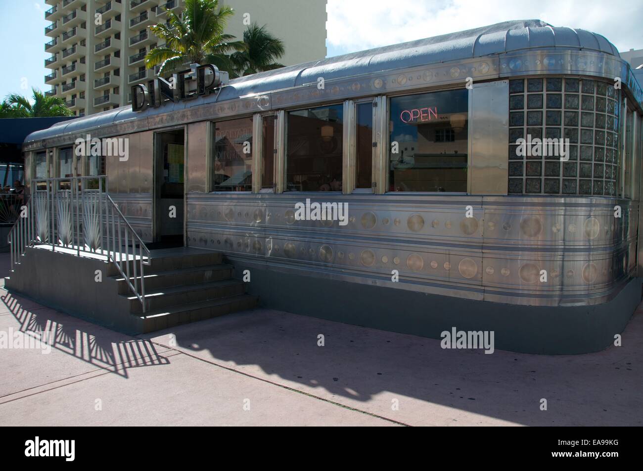 deco cable car american diner ex pennsylvania eisenbahn wagen aluminium retro stil deco district south deco cable car american diner ex pennsylvania eisenbahn wagen aluminium retro stil deco district south