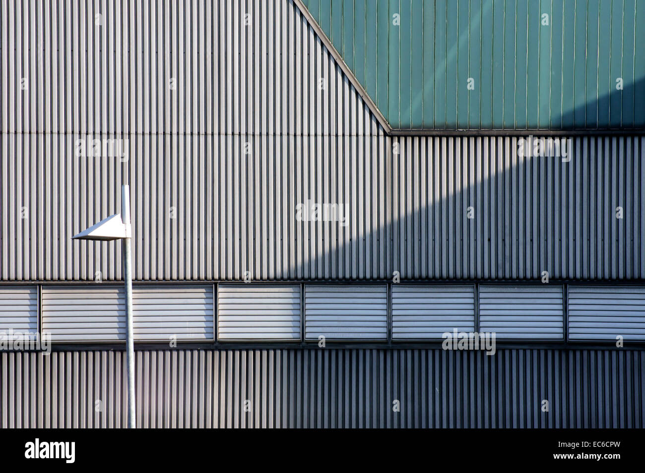 Corrugated Metal Structure Stockfotos & Corrugated Metal Structure