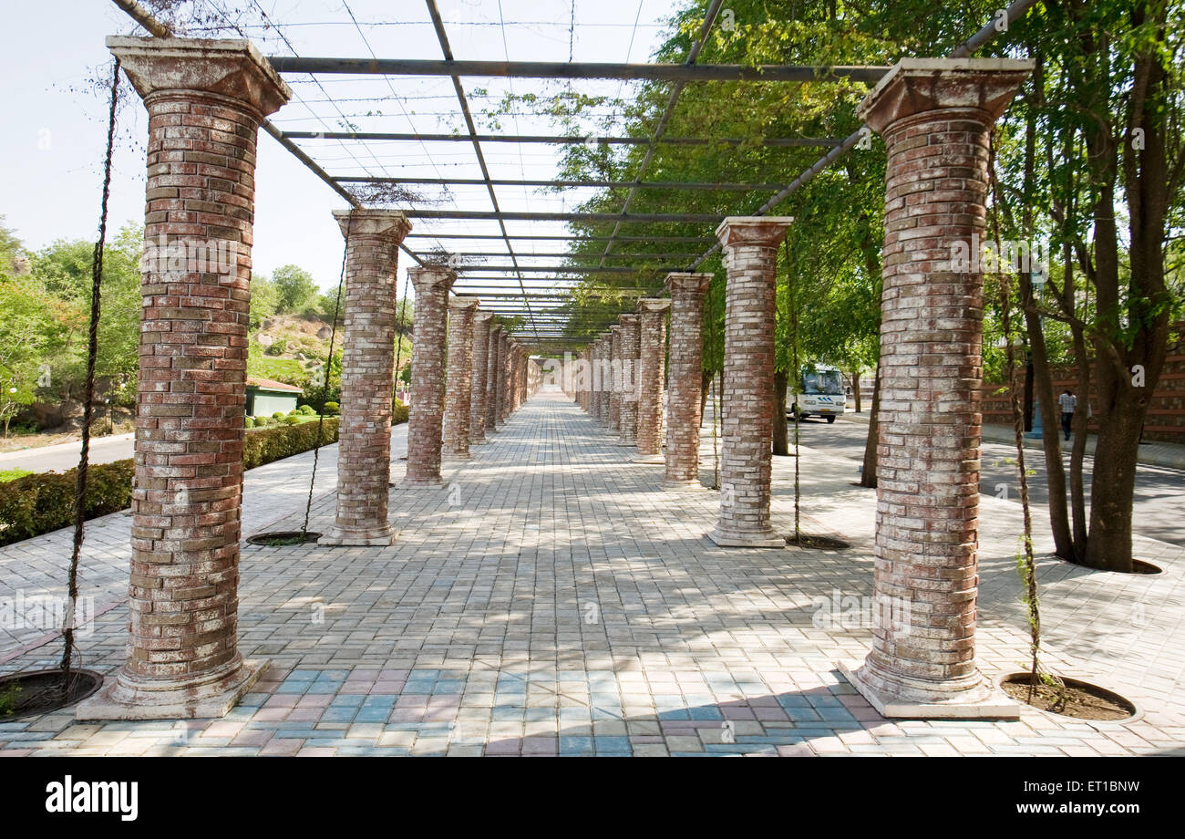 Steinsaule Pfad Und Garten Bei Ramoji Film City Hyderabad Andhra