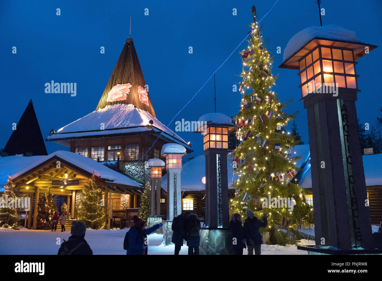 Rovaniemi, Lappland. 8. Februar 2016. Das Weihnachtsdorf am Polarkreis in Rovaniemi, Lappland, 8 