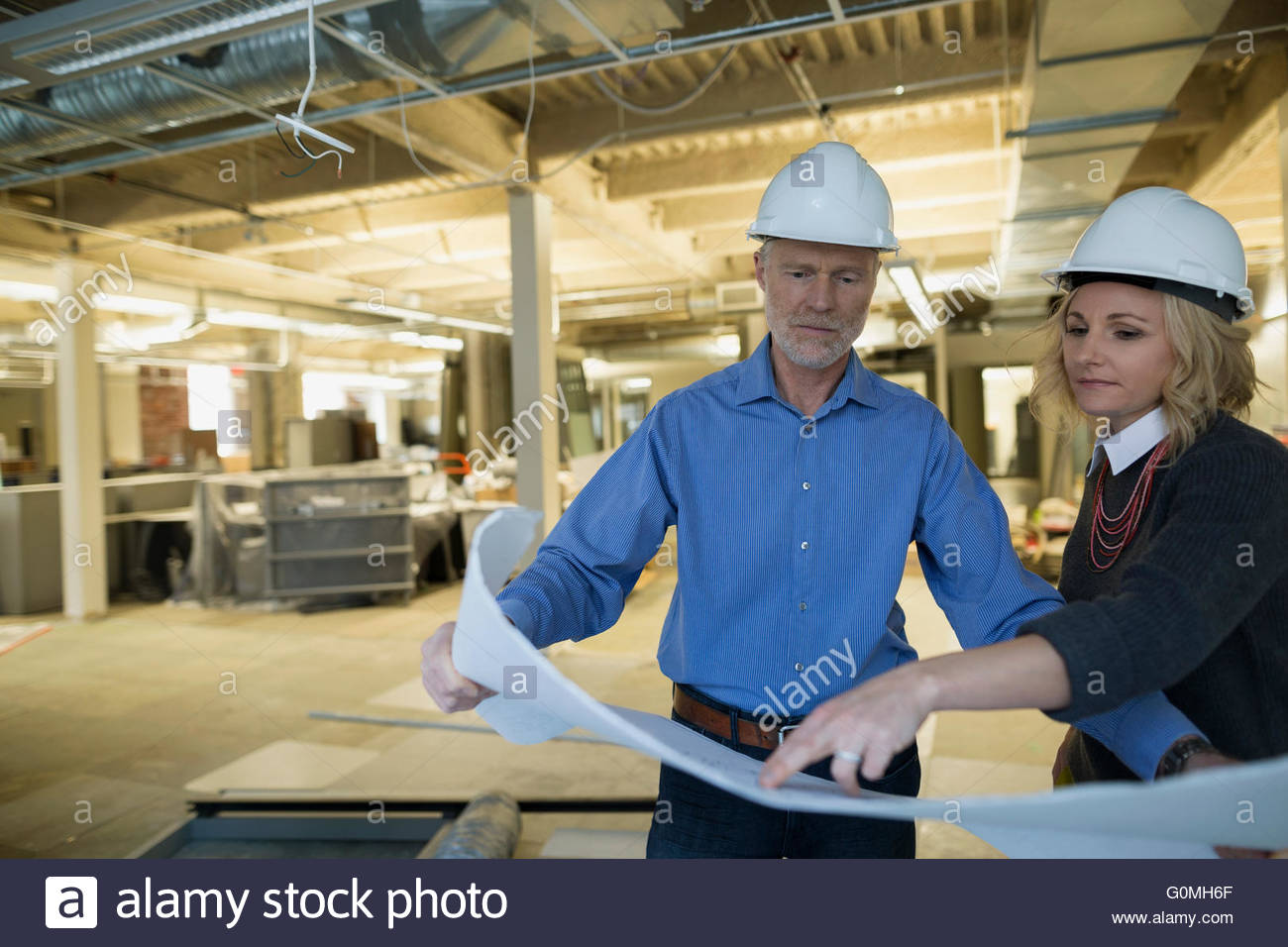 architektur beherbergt blaupausen rollt baupläne architekt und ingenieur Überprüfung blaupausen büro baustelle architektur beherbergt blaupausen rollt baupläne architekt und ingenieur Überprüfung blaupausen büro baustelle