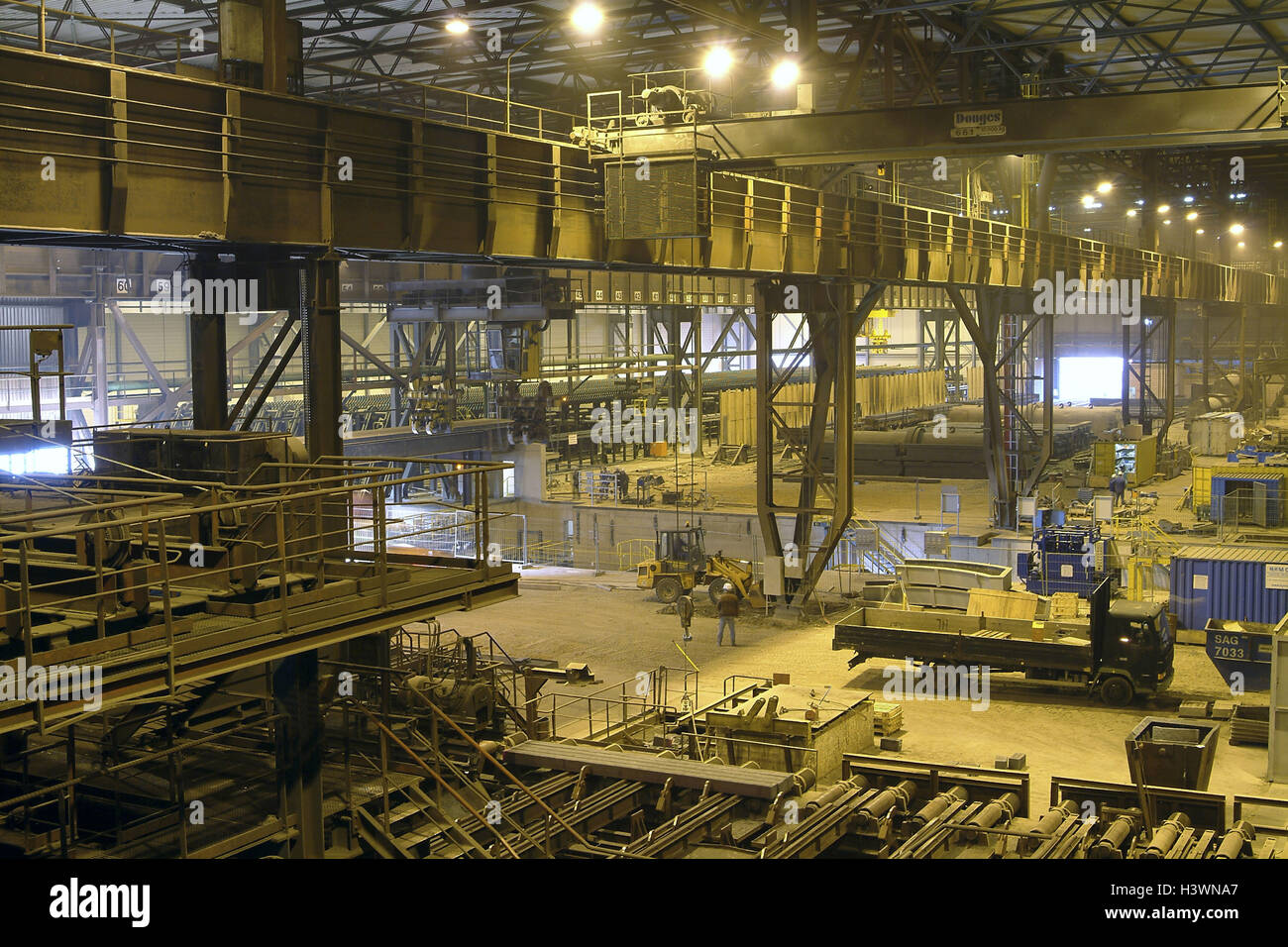 Deutschland, Saarland, Neunkirchen, Saarstahl AG, Halle, Arbeiter