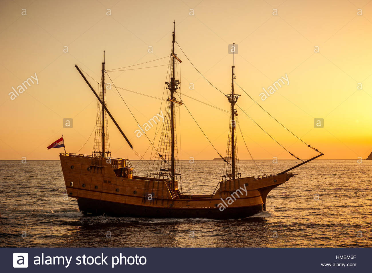 Alte mittelalterliche Segelschiff im Sonnenuntergang auf dem ... Segelschiffe auf dem meer sonnenuntergang
Segelschiffe auf dem meer sonnenuntergang
Alte mittelalterliche Segelschiff im Sonnenuntergang auf dem ...