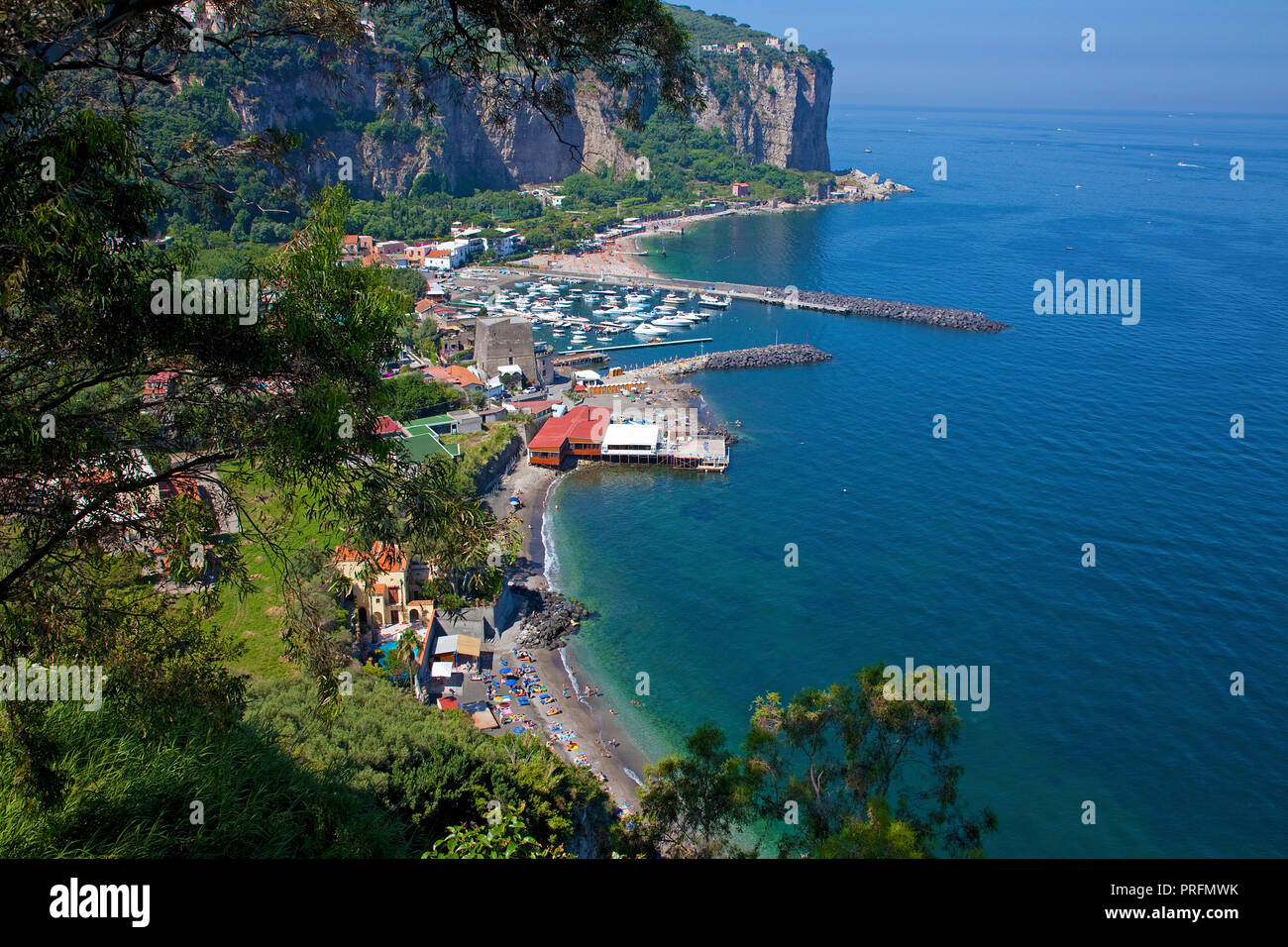 Sorrento Klippen Fotos Und Bildmaterial In Hoher Aufl Sung Alamy