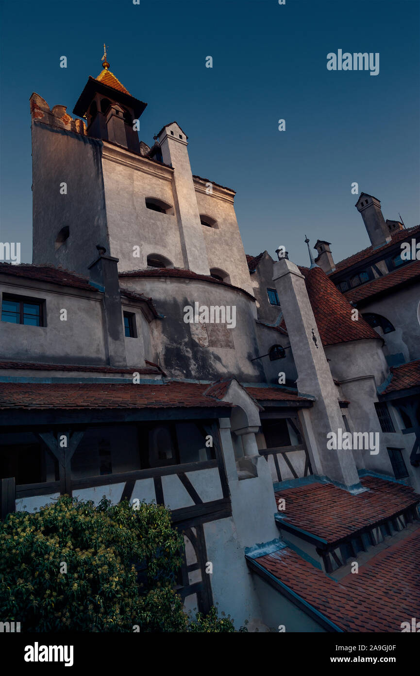 Museo Del Castillo De Bran El Castillo De Dr Cula Cerca De Brasov