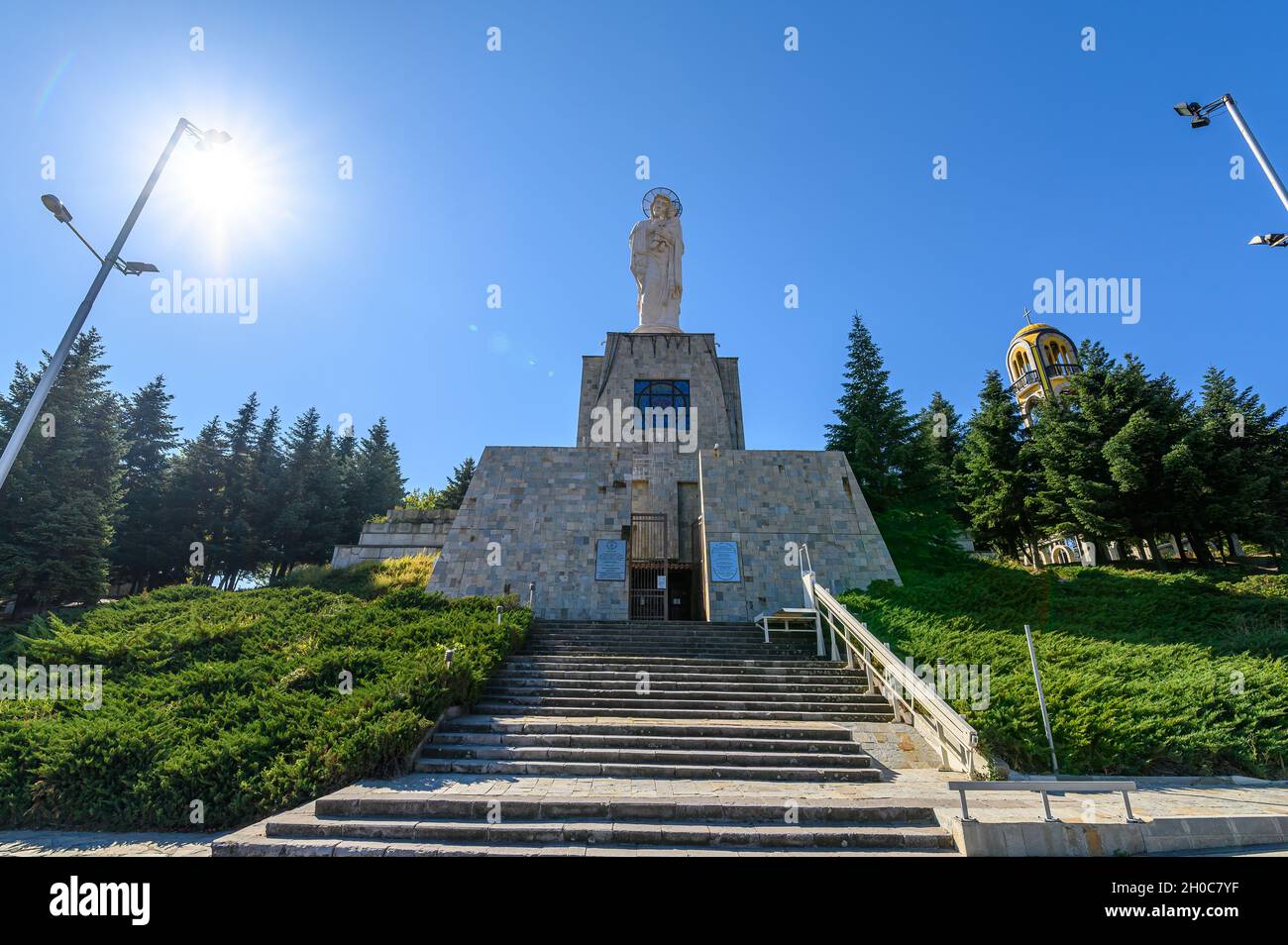 El monumento más grande de la Virgen María en el mundo en la ciudad de