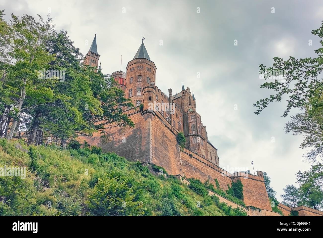 Vista al castillo hohenzollern fotografías e imágenes de alta