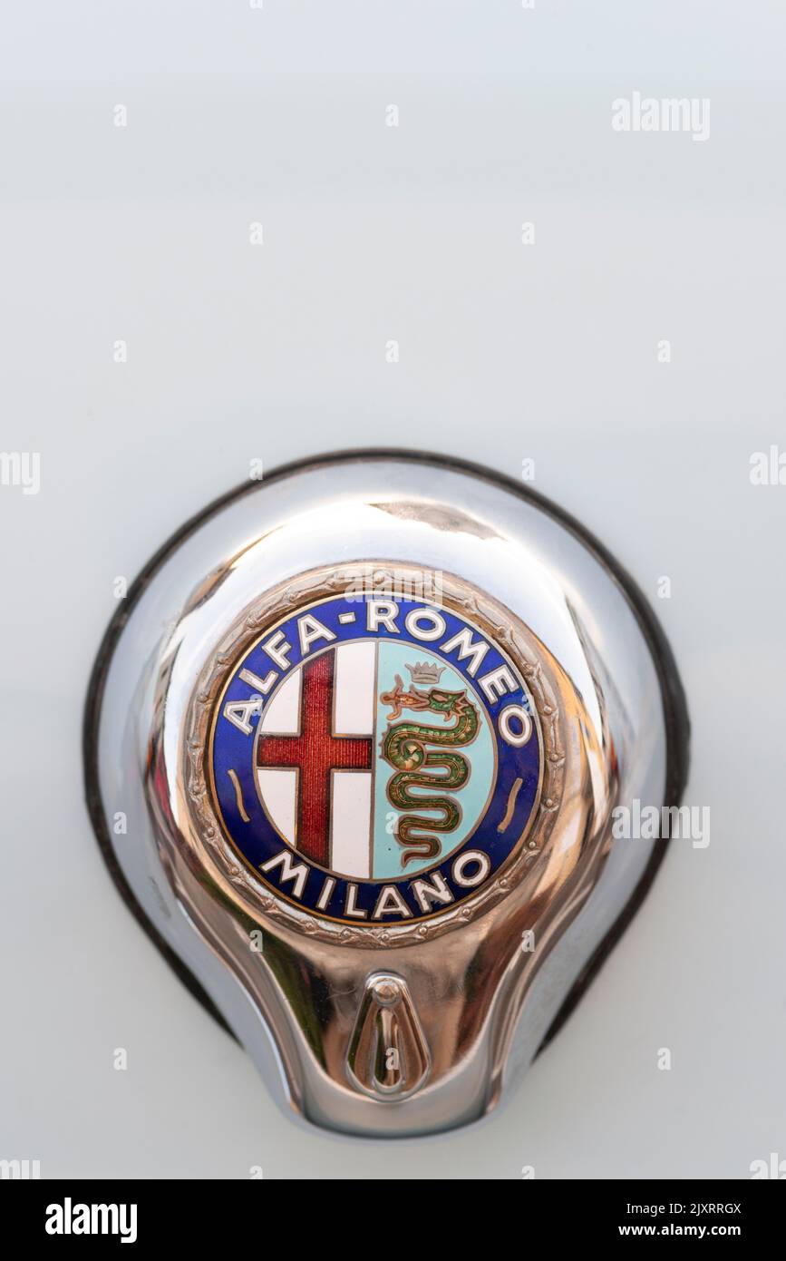 Old alfa romeo logo fotografías e imágenes de alta resolución Alamy