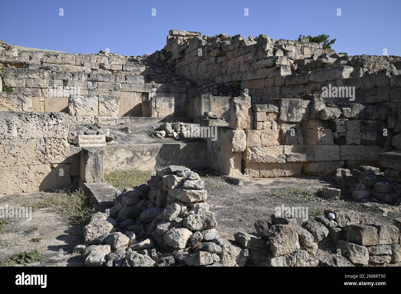 Paisaje con vista panorámica del Templo Dórico de Apolo Un monumento