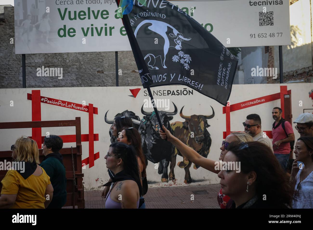 Madrid Espa A De Agosto De Un Grupo De Activistas Contra