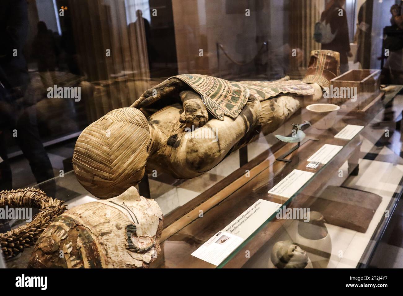 Museo del Louvre Momia egipcia en el Museo del Louvre París Francia