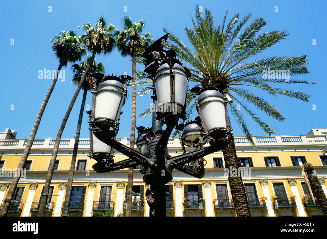 Espa A Barcelona Plaza Reial Palacio Real L Mpara De Calle Antoni