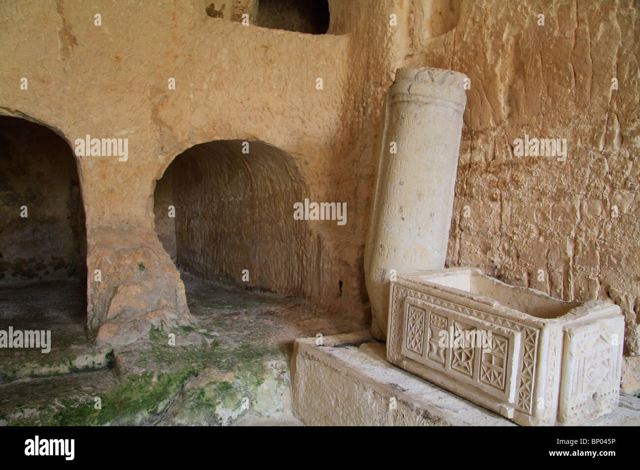 Israel Jerusalén antiguas cuevas funerarias en el monasterio de San