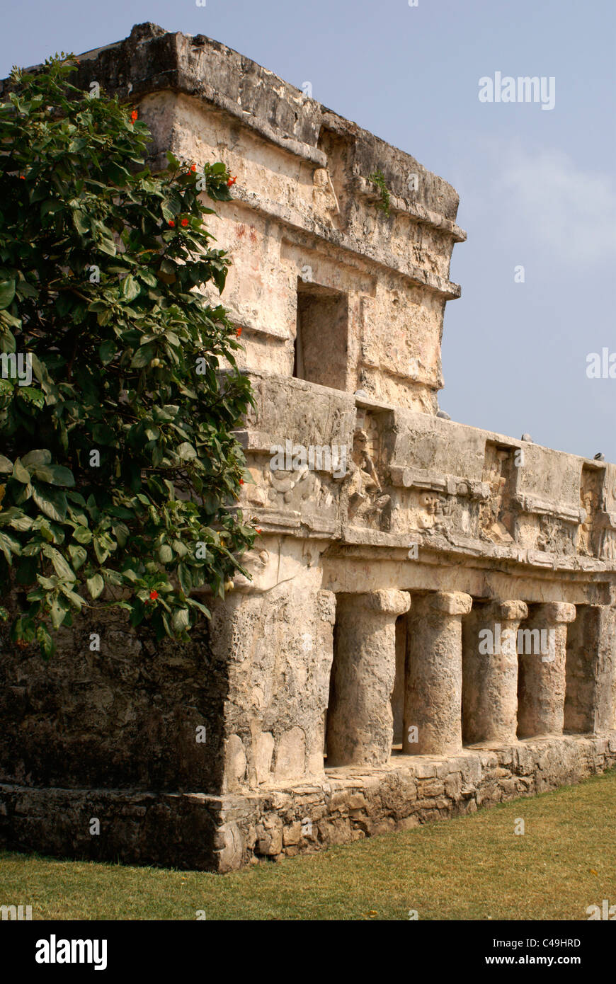 El Templo De Los Frescos En Las Ruinas Mayas De Tulum En La Riviera