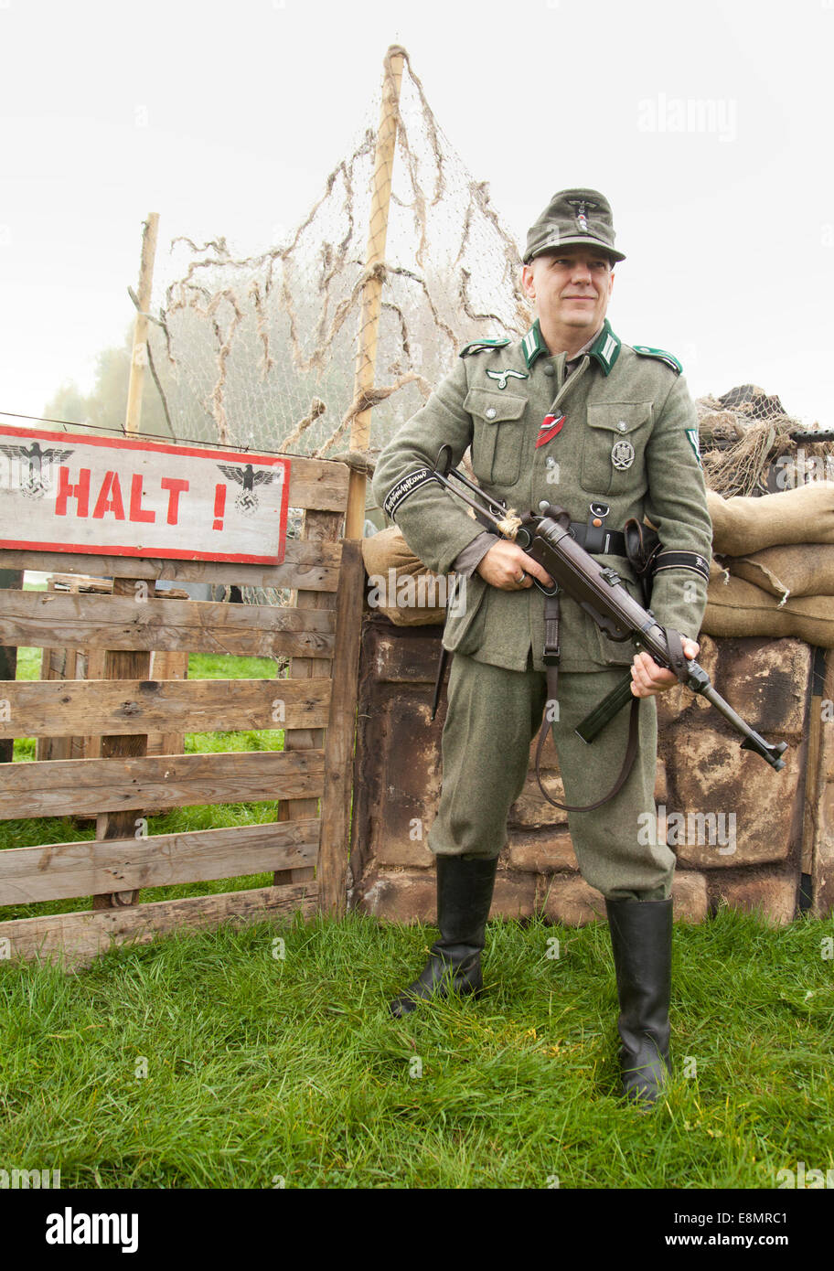 Soldado alemán soldados ww2 reenactor militar recreación batalla