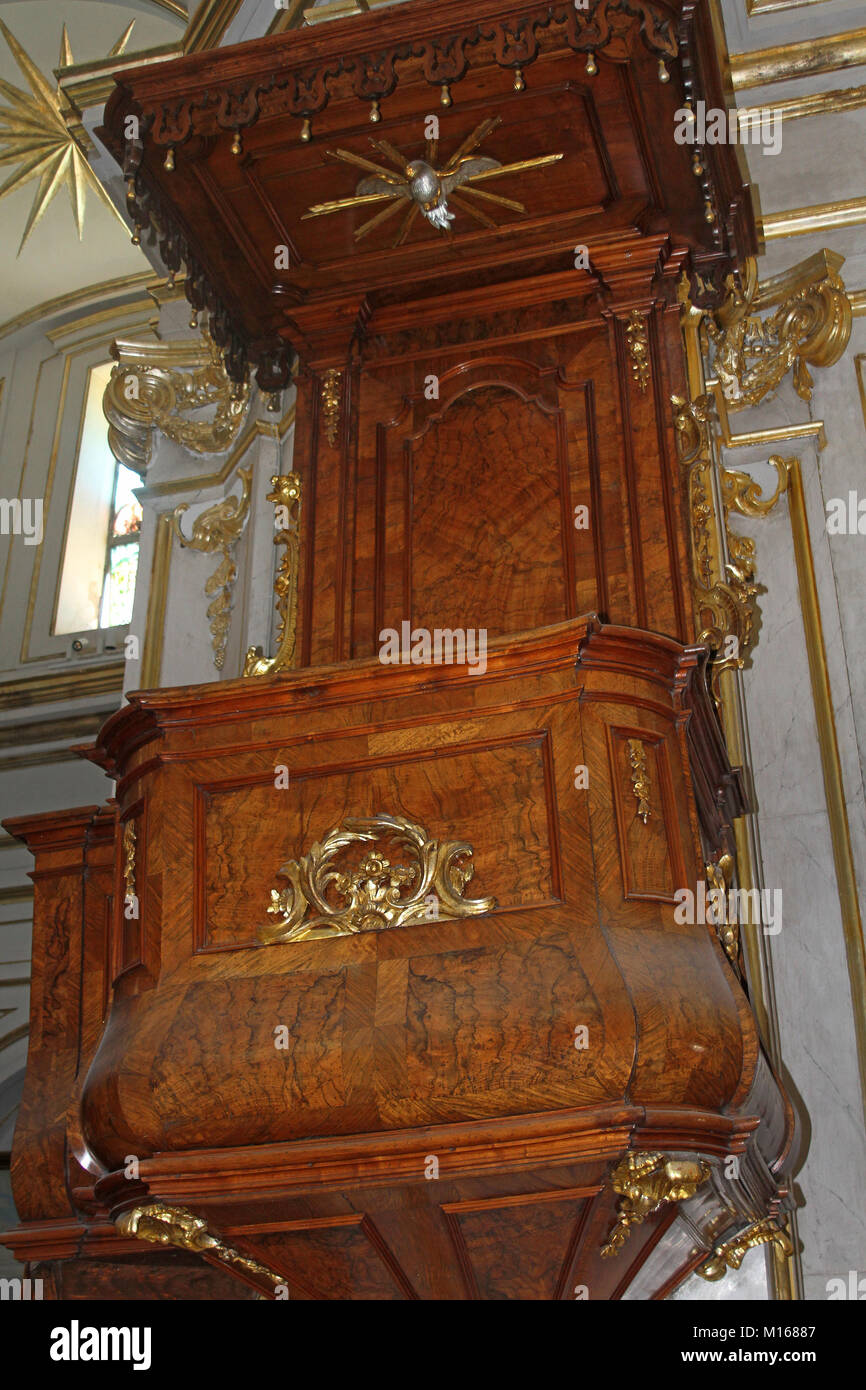 P Lpito En El Interior De La Iglesia De Santa Maria Assunta Positano