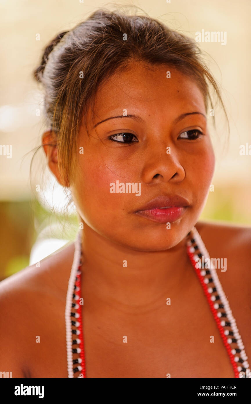 Pueblo Embera Panam De Enero De Retrato De Una Mujer India 53592 | Hot Sex  Picture