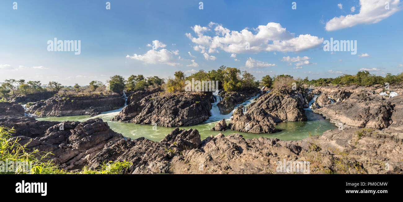 Flujo turbulento de agua fotografías e imágenes de alta resolución Alamy