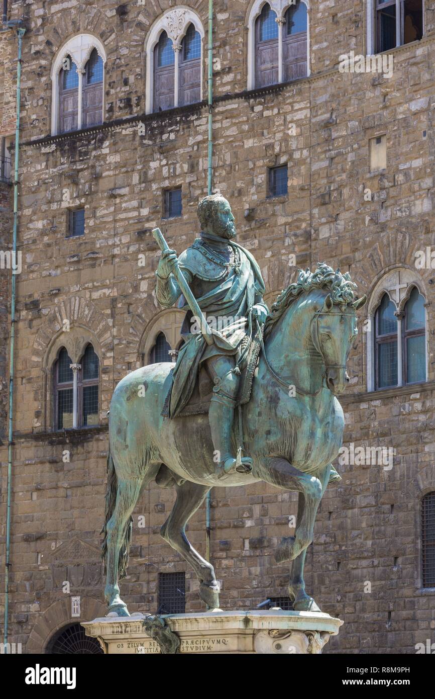 Estatua Ecuestre De Bronce De Cosimo I Fotograf As E Im Genes De Alta