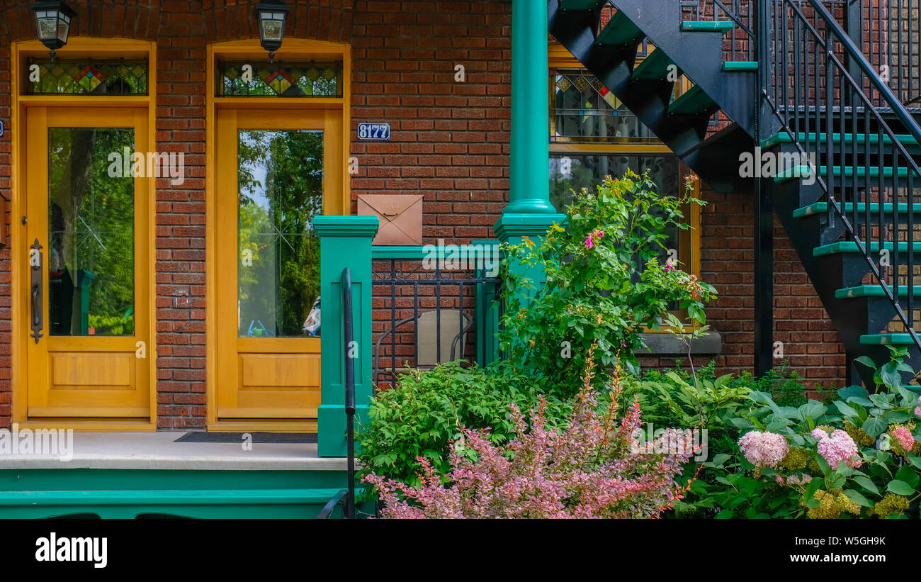 Fachada de una casa típica Barrio Villeray Montreal Canadá