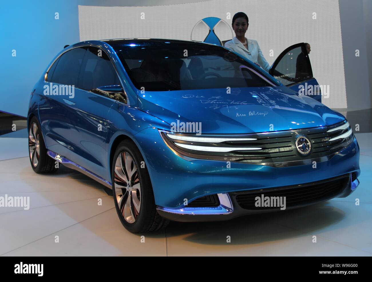 Byd denza fotografías e imágenes de alta resolución Alamy