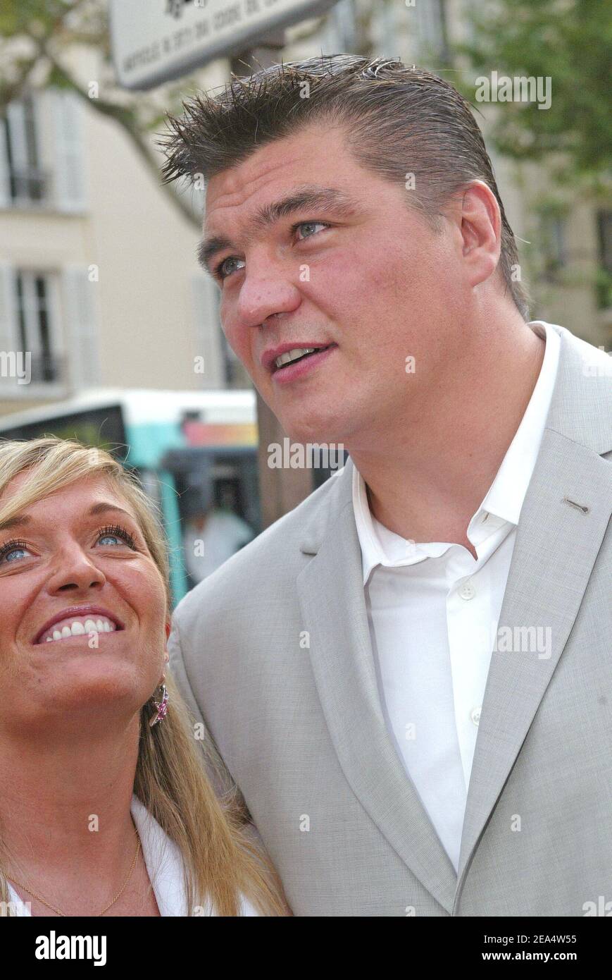 La Judoka Fran Aise David Douillet Et Son Pouse Assistent Au Mariage