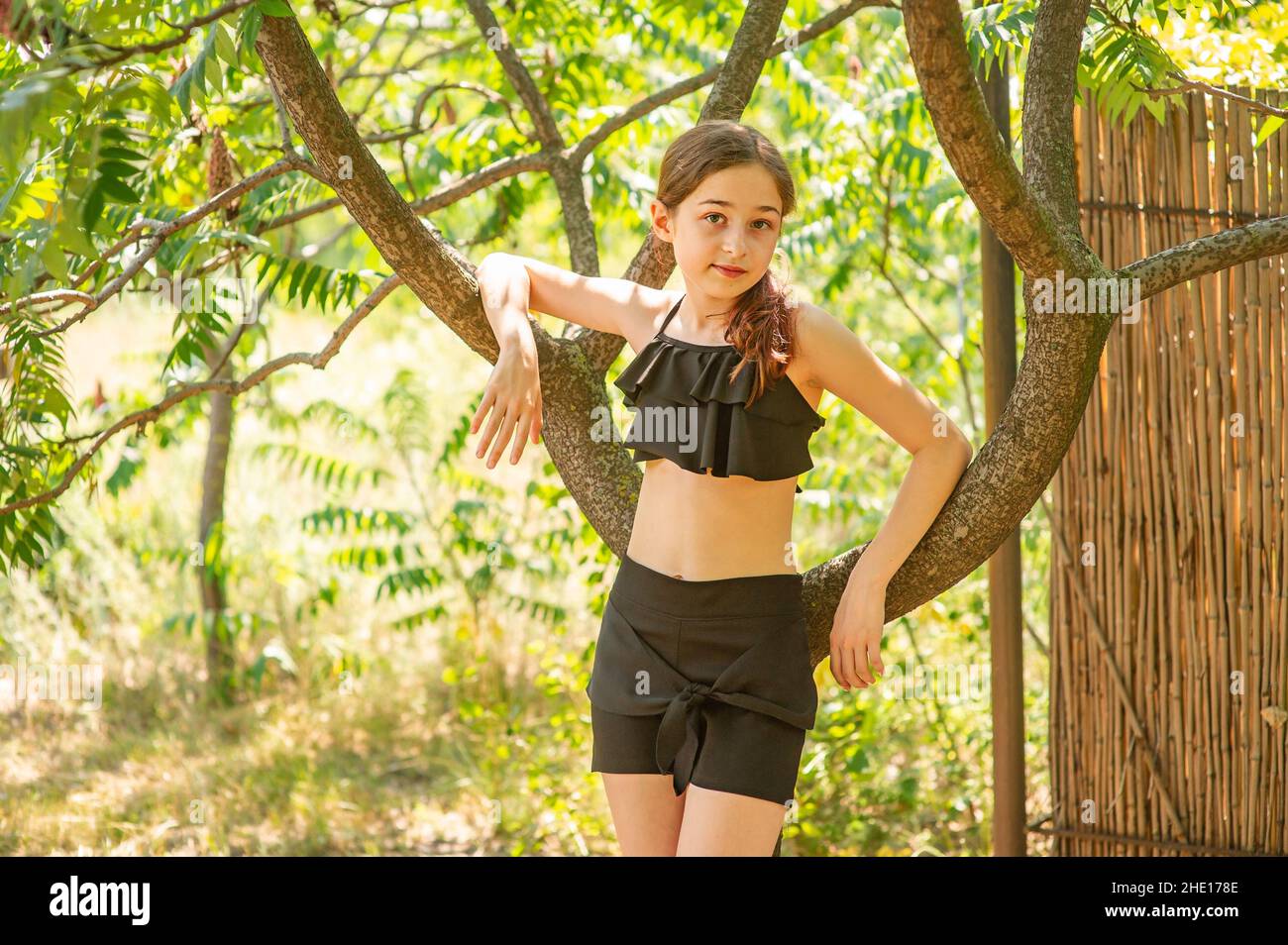 Fille Adolescente En Maillot De Bain Banque De Photographies Et D