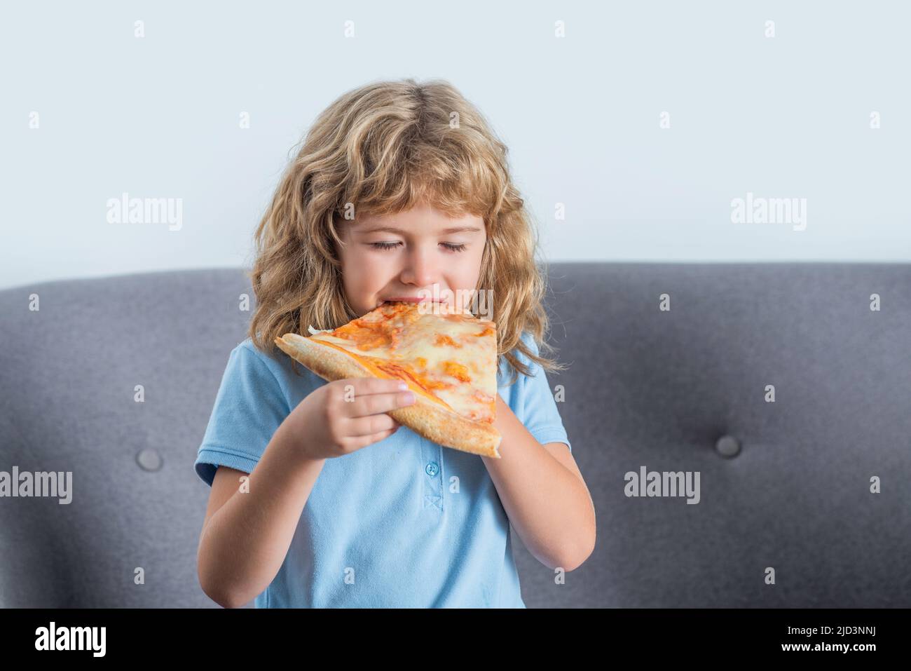 Petite Fille Grosse Pizza Banque De Photographies Et Dimages Haute