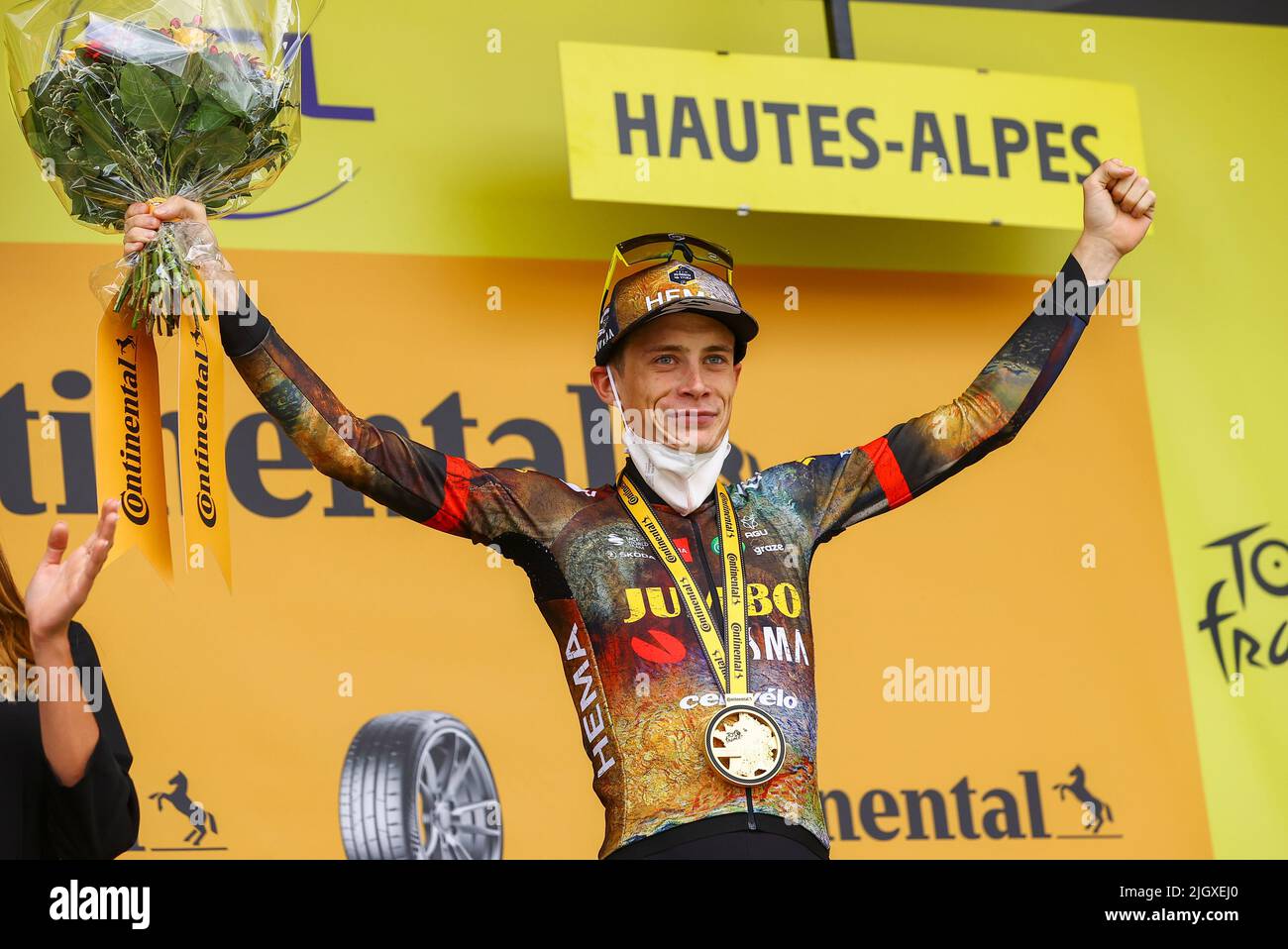 Le Danois Jonas Vingegaard De Jumbo Visma C L Bre Sur Le Podium Apr S