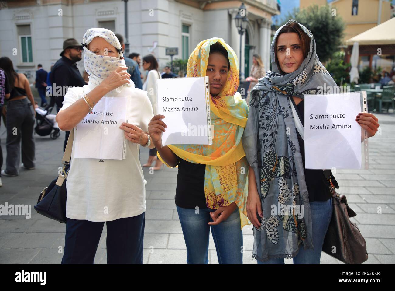 Groupe De Femmes Protestant Contre La R Pression Du R Gime Iranien