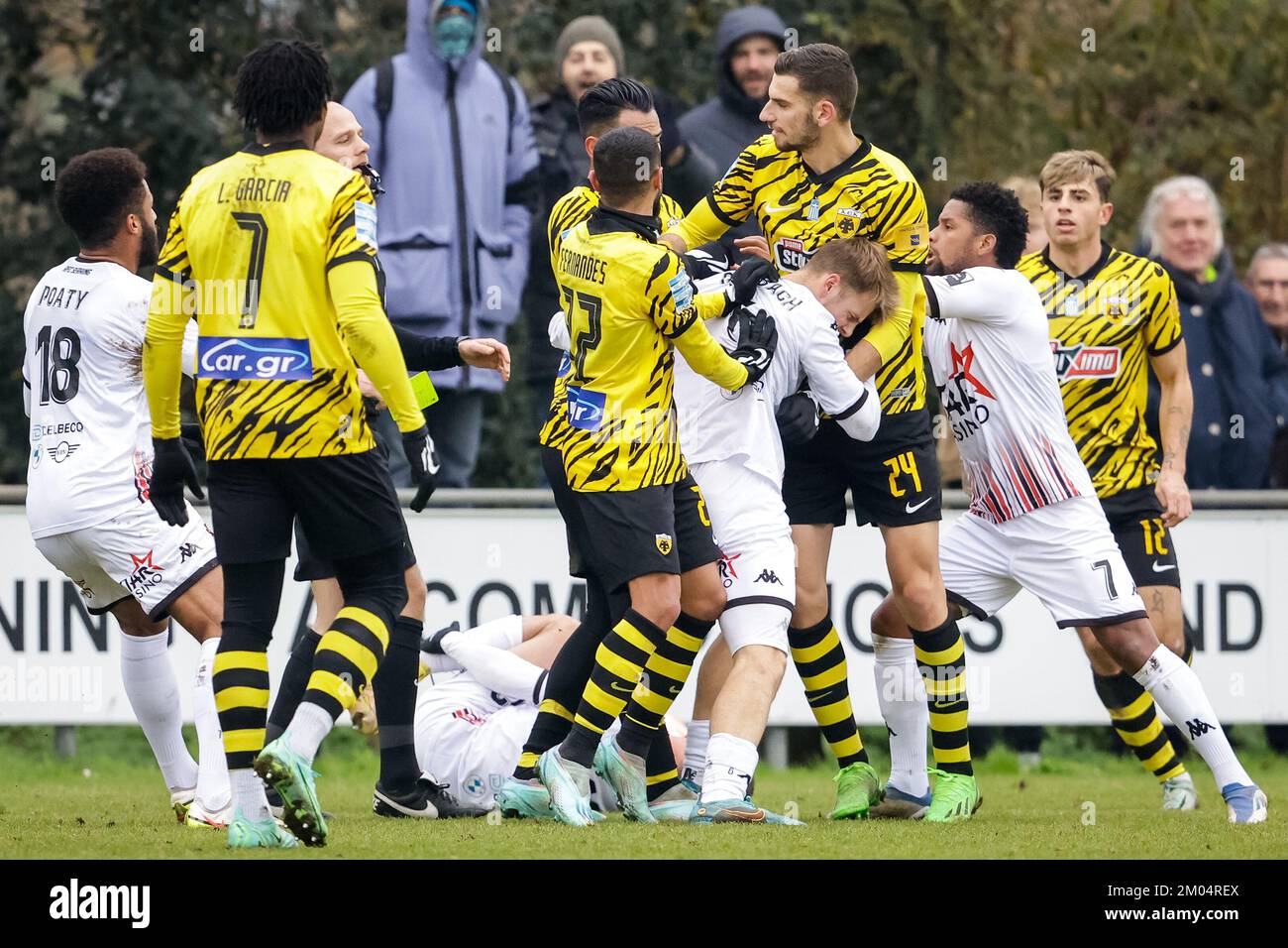 BURGH HAAMSTEDE PAYS BAS DÉCEMBRE 4 Paolo Fernandes d AEK Athènes