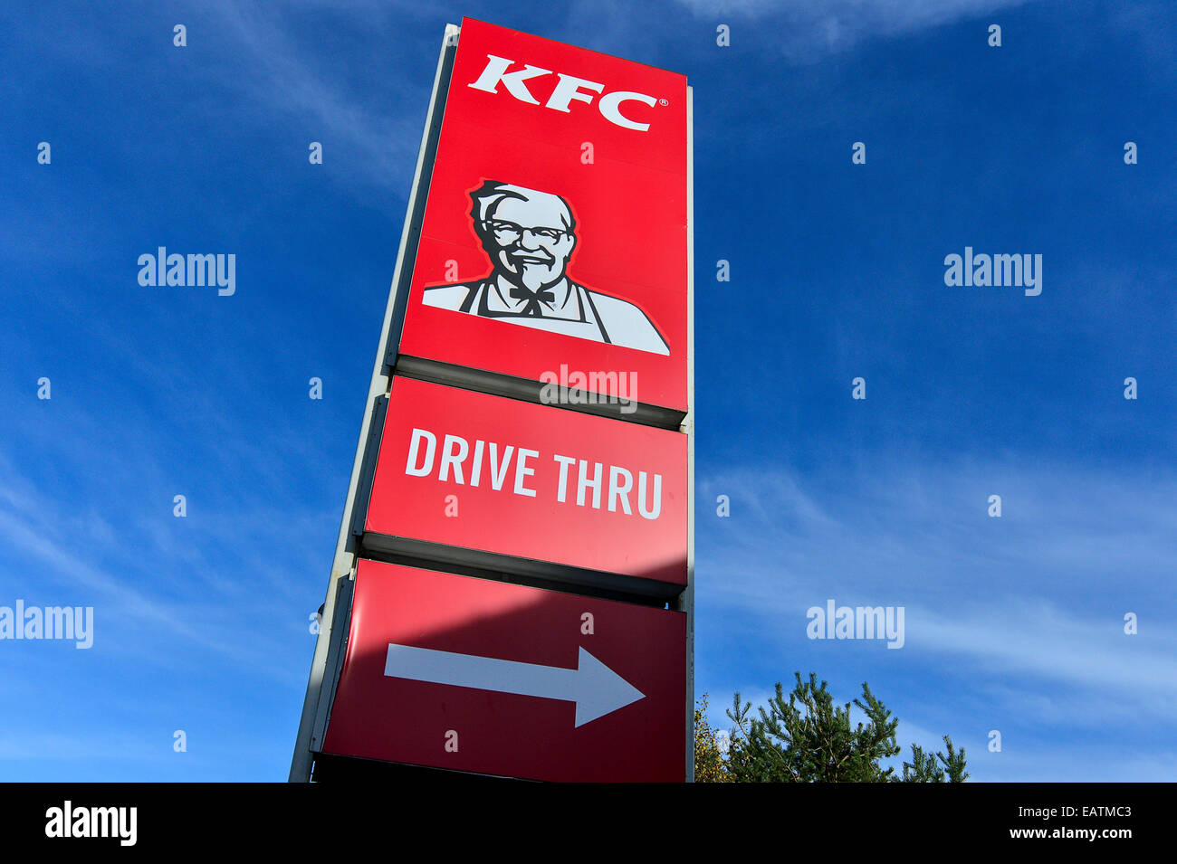 Stock Photo KFC Kentucky Fried Chicken Drive Thru Panneau Rouge Avec