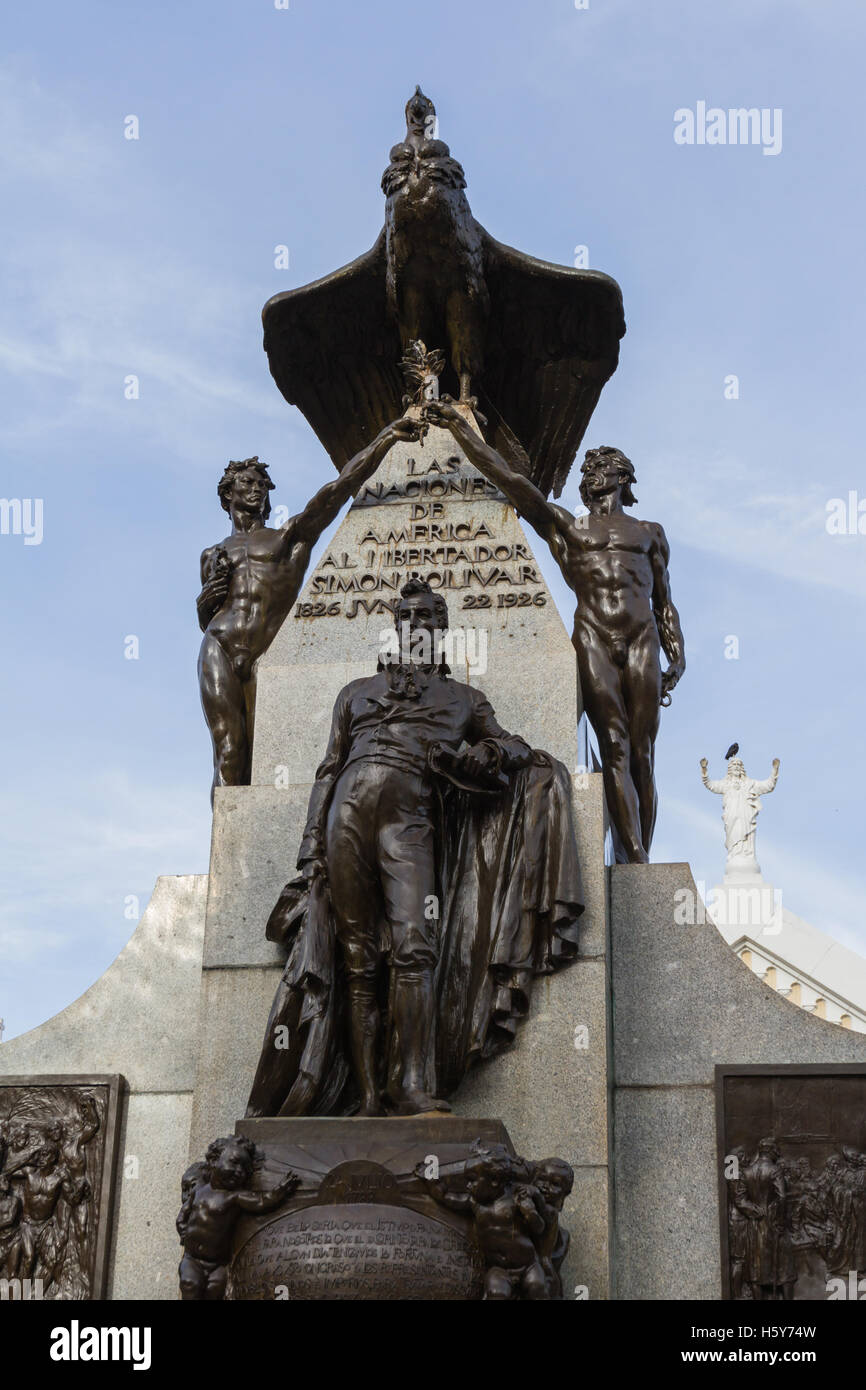 La Ville De Panama Panama Juin 08 Statue De Simon Bolivar Dans Le