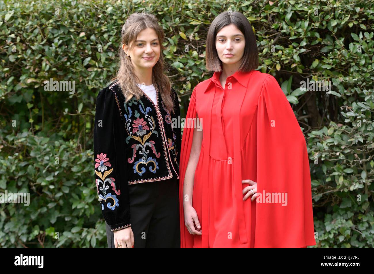 Margherita Mazzucco E Gaia Girace Partecipano Alla Fotocall Della Serie