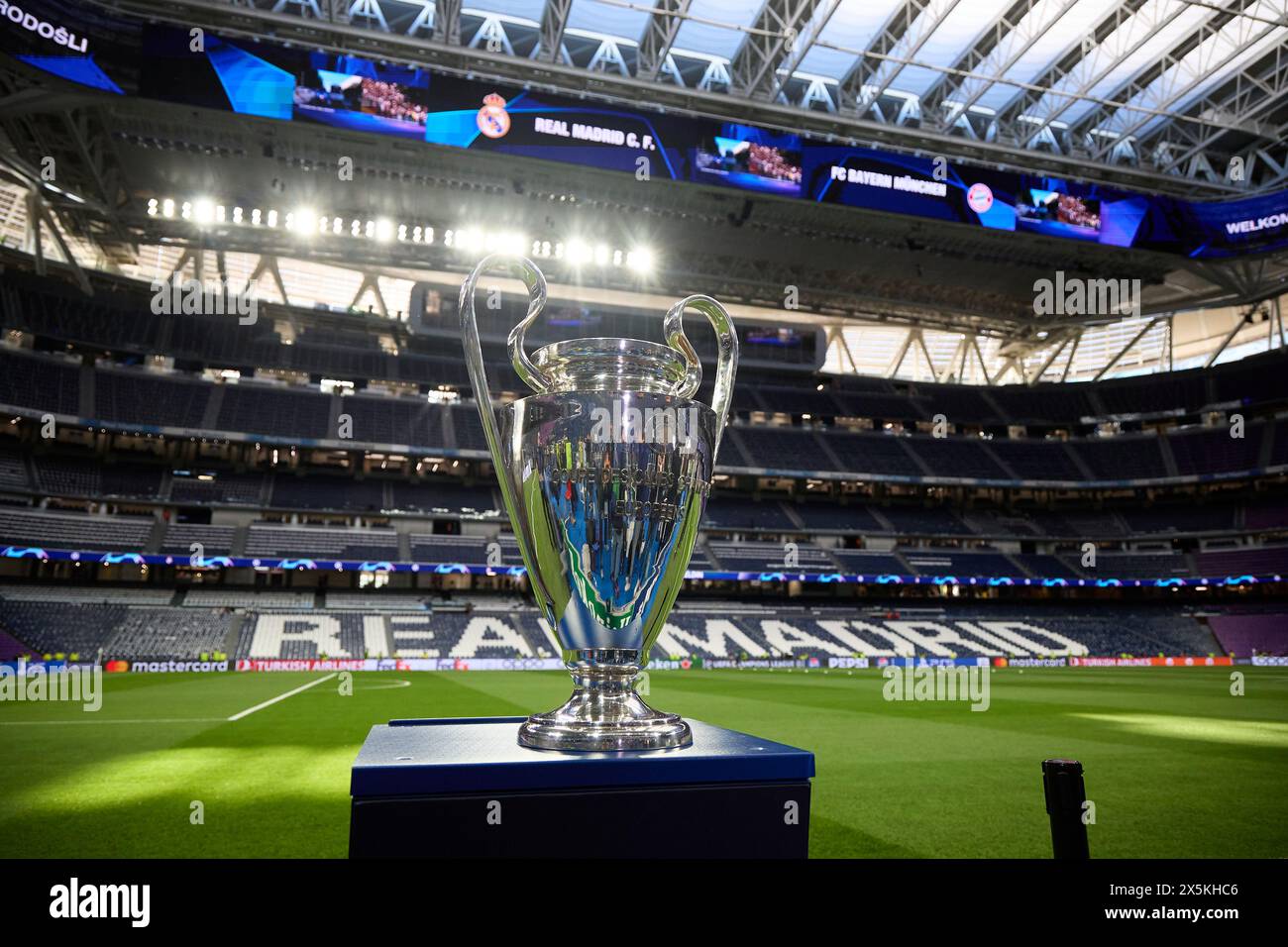 Una Vista Del Trofeo Della Uefa Champions League Immagini E Fotografie