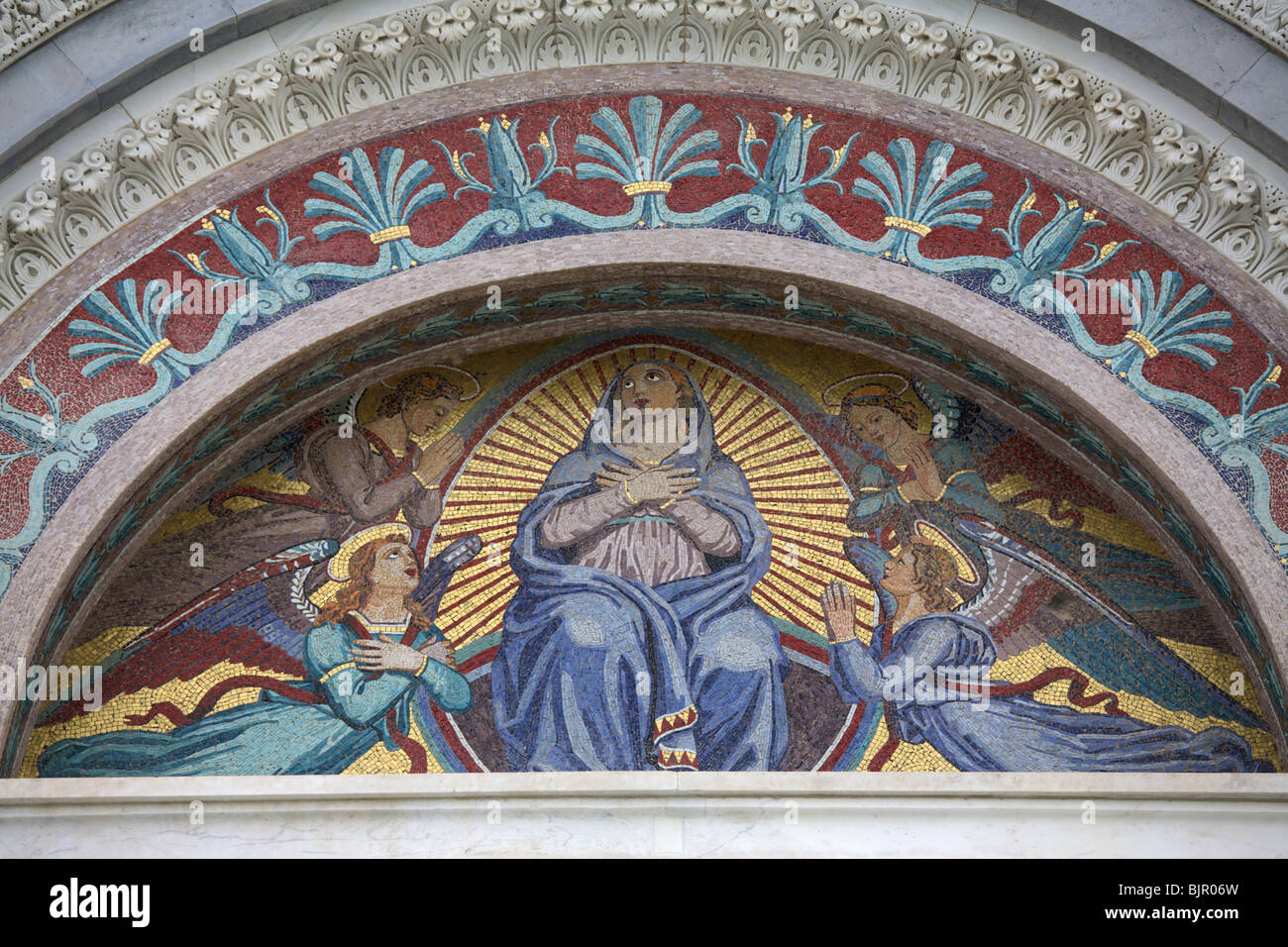 Affreschi Sulla Facciata Del Duomo Di Santa Maria Assunta Pisa Italia