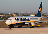 ryanair-boeing-737-800-taxiing-for-depar