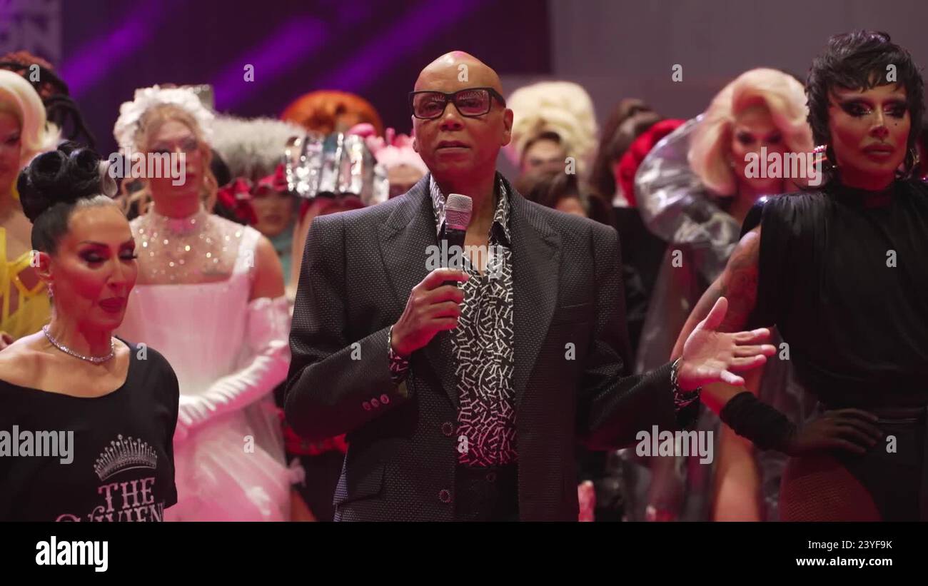 RuPaul opens DragCon 2025 Stock Video Footage Alamy