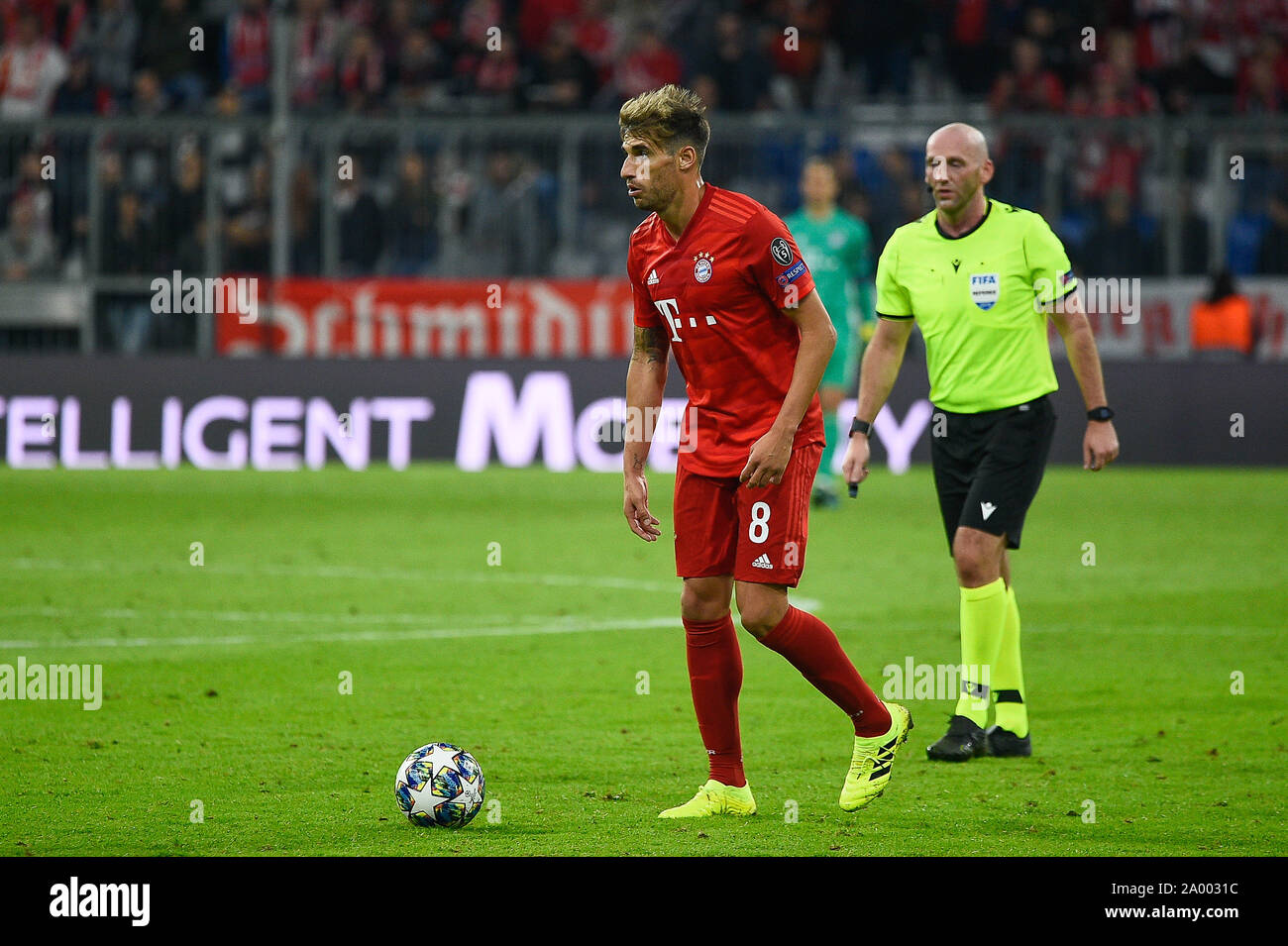 Munich, Germany. 18th Sep, 2019. Javi Martinez from Bayern seen in action during the UEFA Champions League group B match between Bayern and Crvena Zvezda at Allianz Arena in Munich.(Final score; Bayern 3:0 Crvena Zvezda) Credit: SOPA Images Limited/Alamy Live News Stock Photo