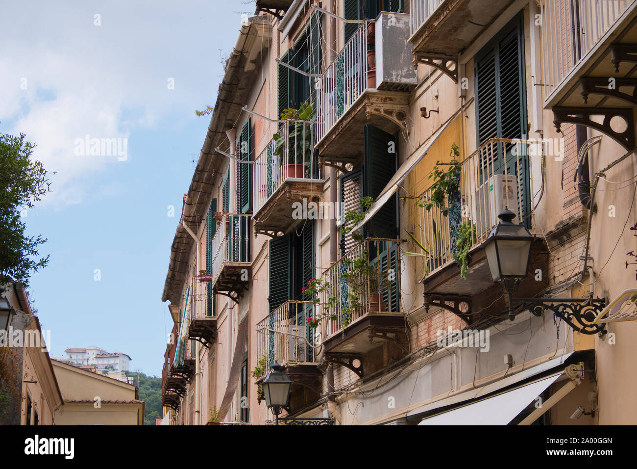 Sightseeing wop exterior hi-res stock photography and images - Alamy