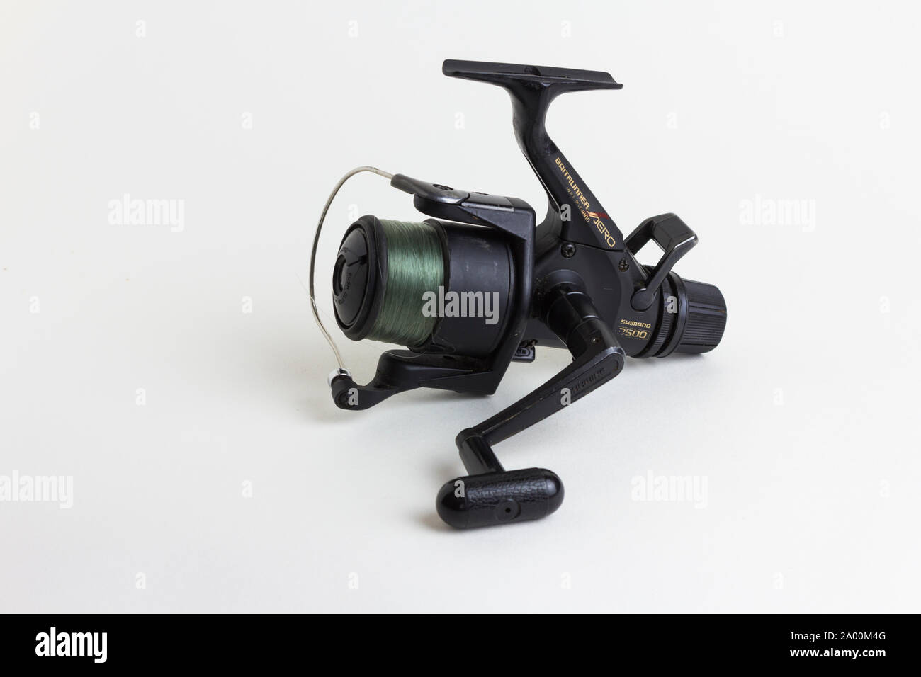 Shimano Aero 3500 baitrunner fixed spool fishing reel with a light