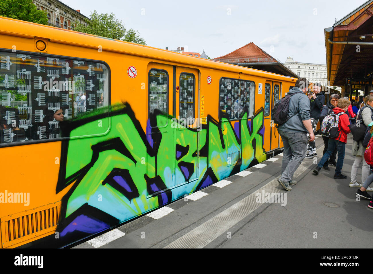 Graffiti, U-Bahn, Schlesisches Tor, Kreuzberg, Berlin, Deutschland Stock Photo