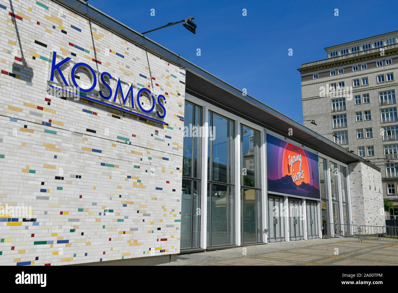 Kosmos Kino, Frankfurter Allee, Friedrichshain, Berlin, Deutschland Stock Photo