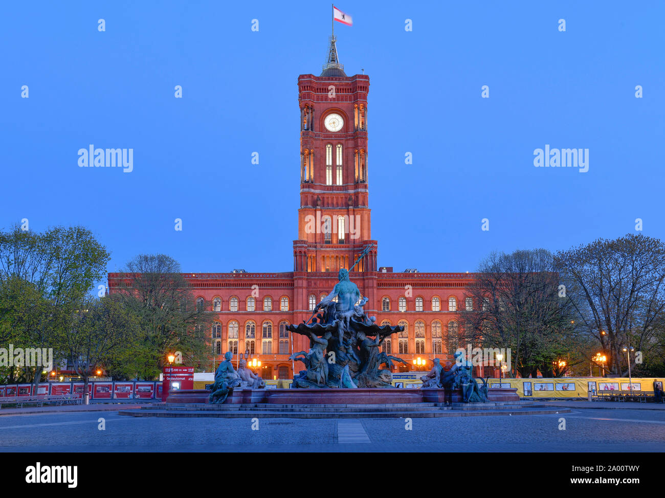 Rotes Rathaus, Rathausstrasse, Mitte, Berlin, Deutschland Stock Photo