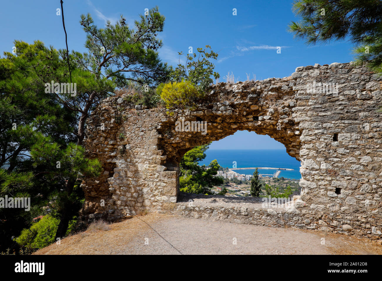 Kyparissia, Messinia, Peloponnese, Greece - Castle ruin with a view of the coastal town of Kyparissia.  Kyparissia, Messenien, Peloponnes, Griechenlan Stock Photo