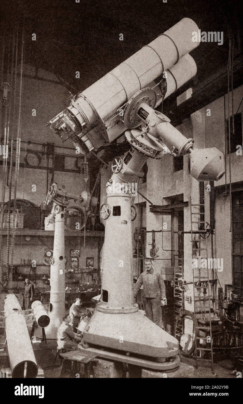 The latest engineering and technology from the 1930s: The 400 mm twin astrograph in the Nice Observatory, one of the principle instruments for mapping the stars. The two four-lens objectives of 6 feet, six inches (about 2 metres) can be moved freely around the polar and declination axis. Stock Photo