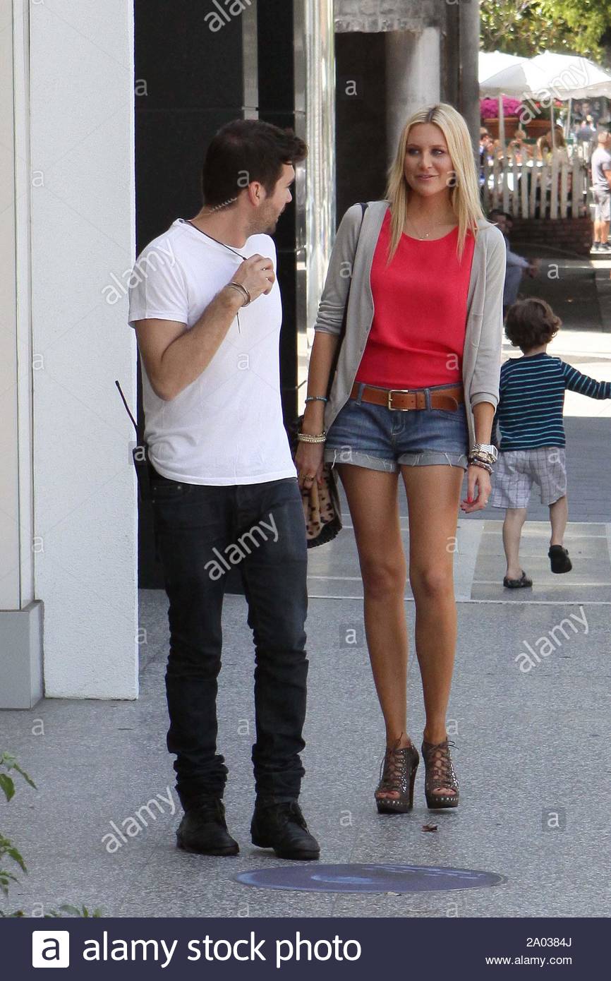 West Hollywood Ca Mtv S The Hills Stars Stephanie Pratt And