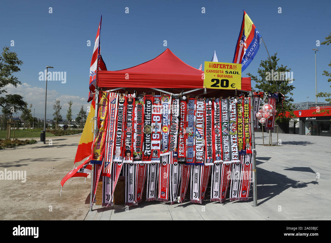 Madrid, Spain. 18th Sep, 2019. Stall sells flags and scarves nearby the  stadium - pictured ahead of the UEFA Champions League, Group D football  match between Atletico de Madrid and Juventus FC