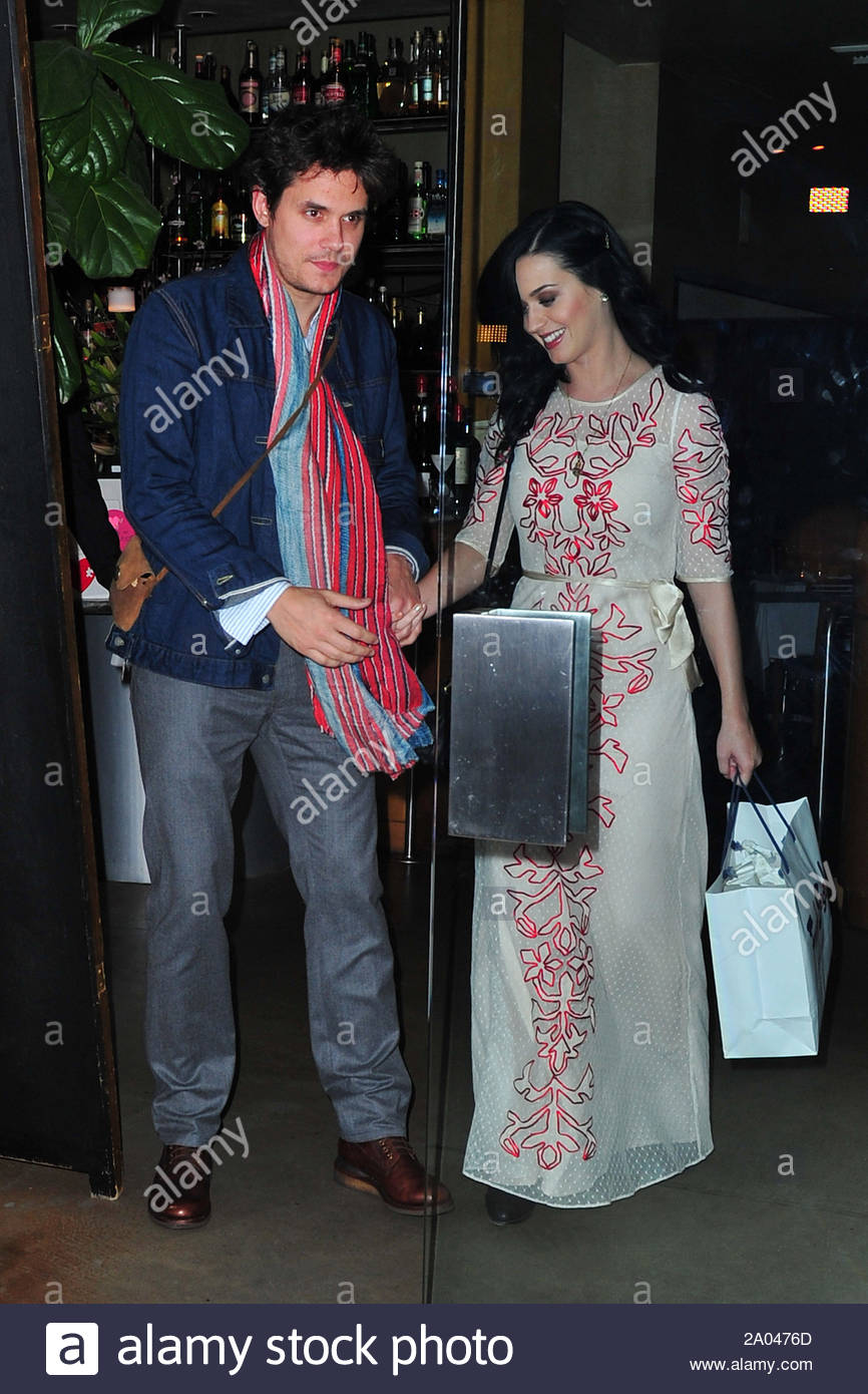 Er Katy Perry dating noen 2013